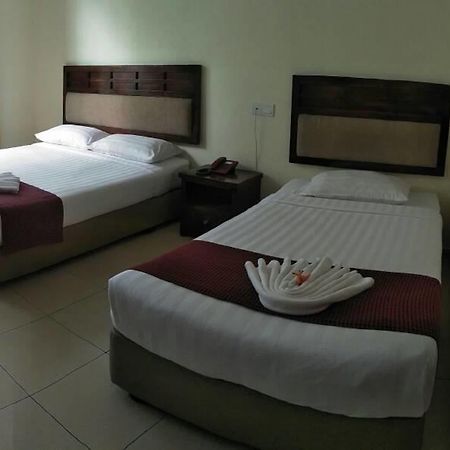 Sutera Hotel Серембан  Экстерьер фото